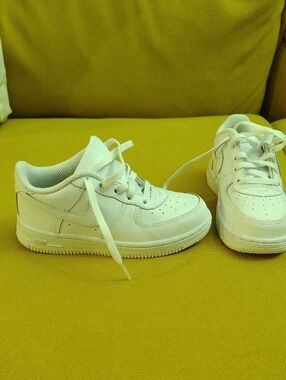 White Kids Athletic Sneakers - Classic Low-Top Nike Air Force 1's